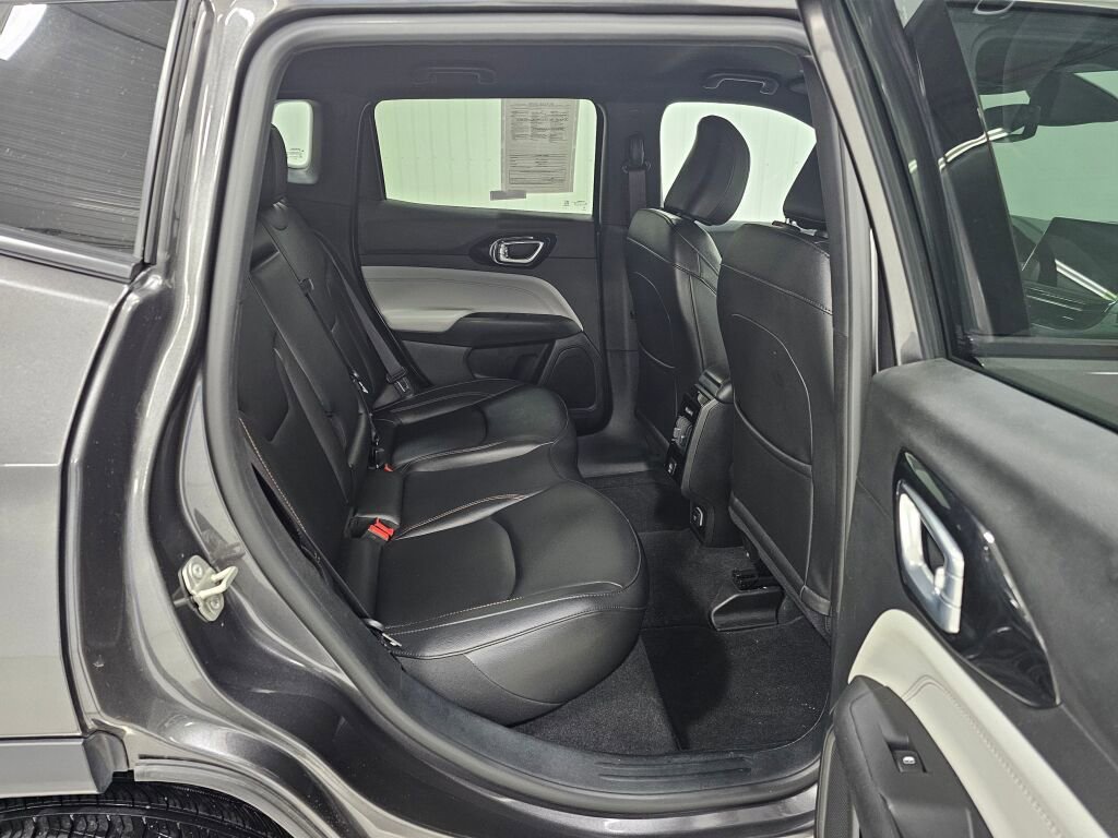 Used 2024 Jeep Compass Limited image 18