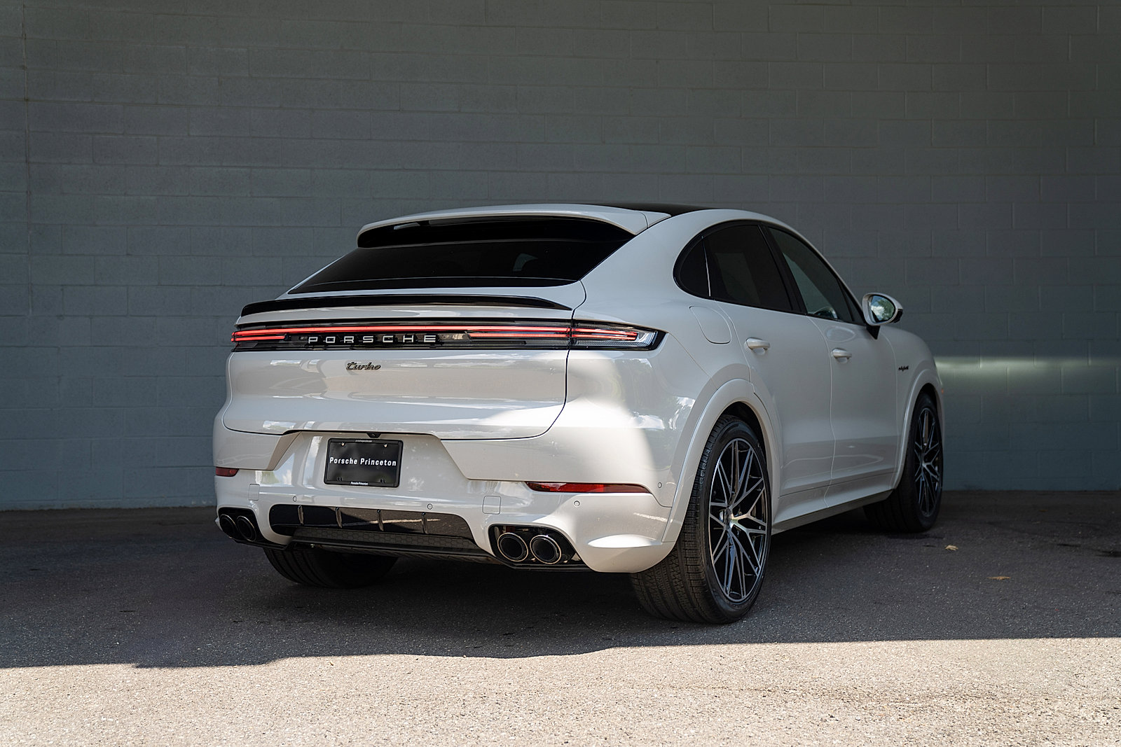 Used 2025 Porsche Cayenne Turbo image 33