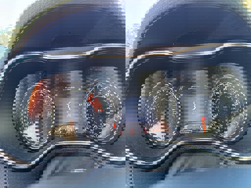 Used 2019 Jeep Cherokee Limited w/ Luxury Group image 13