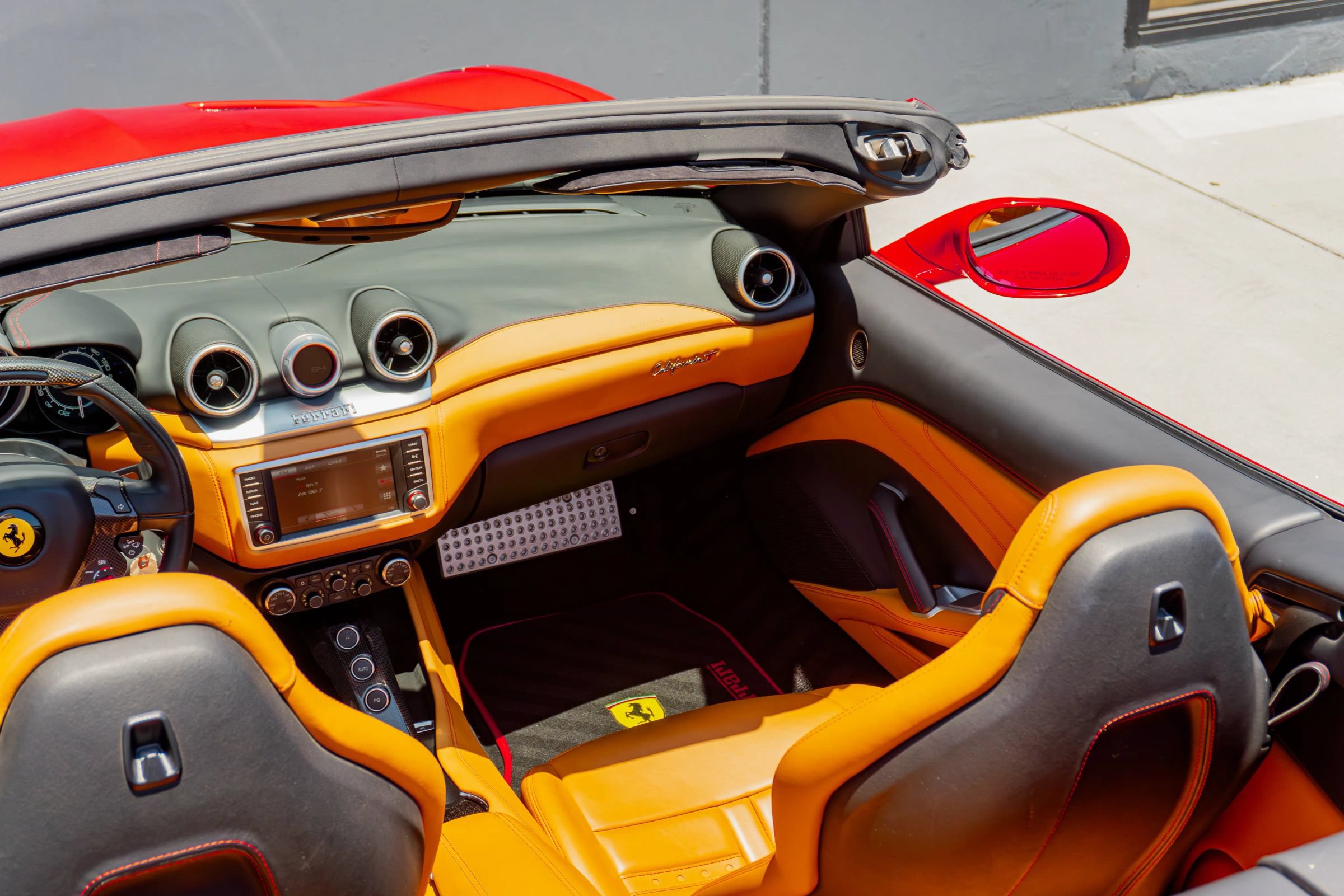 Used 2016 Ferrari California T RWD image 63