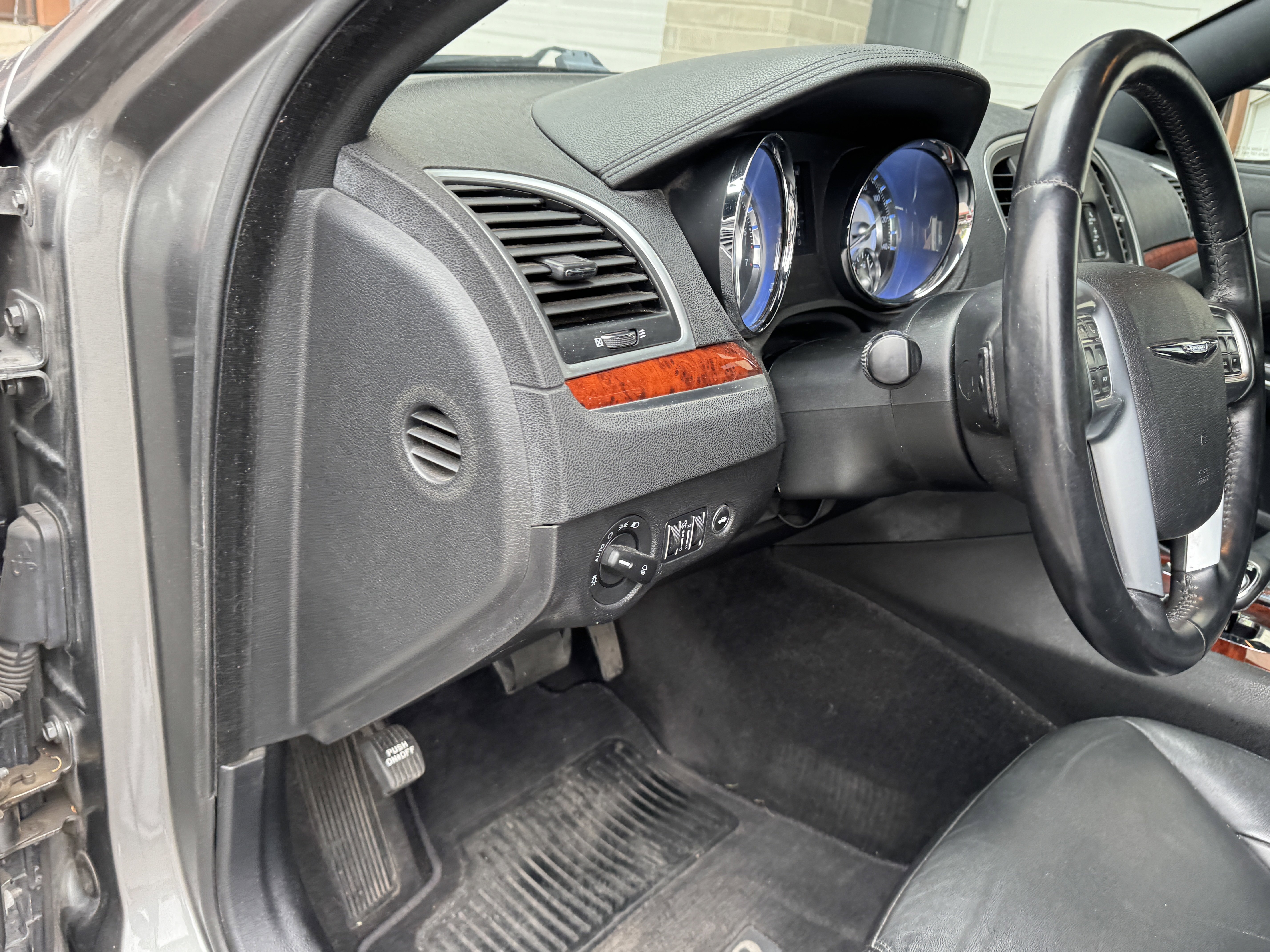 Used 2012 Chrysler 300 Limited AWD/4WD image 18