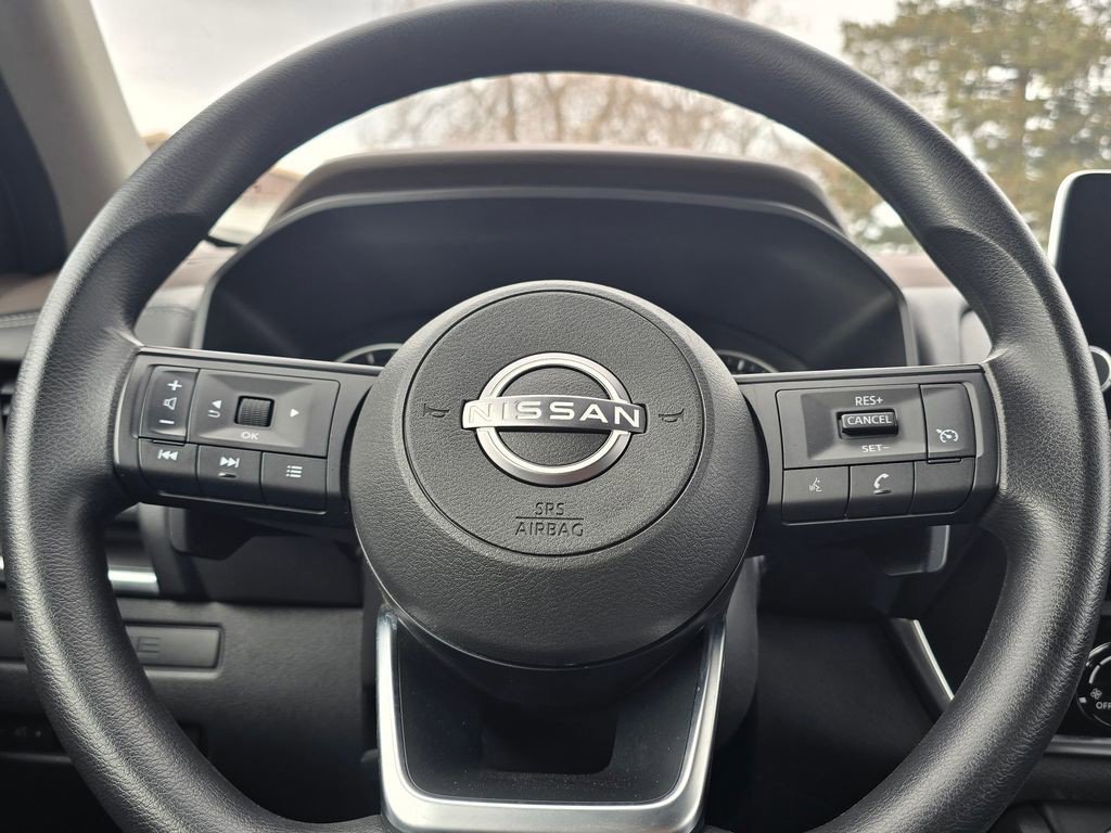 Used 2023 Nissan Rogue S AWD/4WD image 23