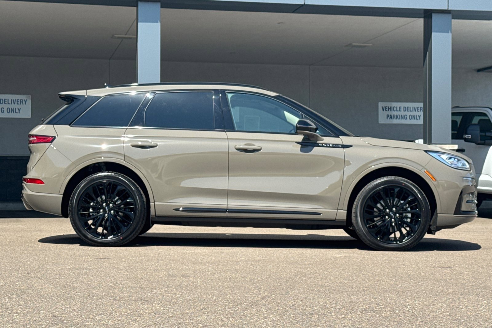 New 2025 Lincoln Corsair Grand Touring w/ Equipment Group 302A image 2
