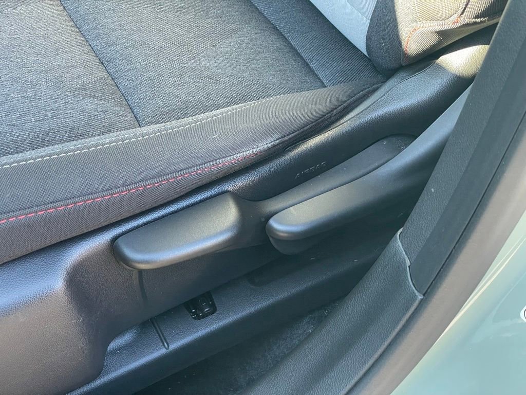 Used 2025 Chevrolet Trax RS w/ Driver Confidence Package image 13