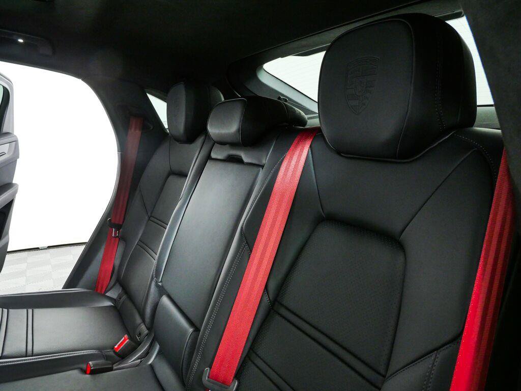 New 2026 Porsche Cayenne GTS AWD/4WD image 23