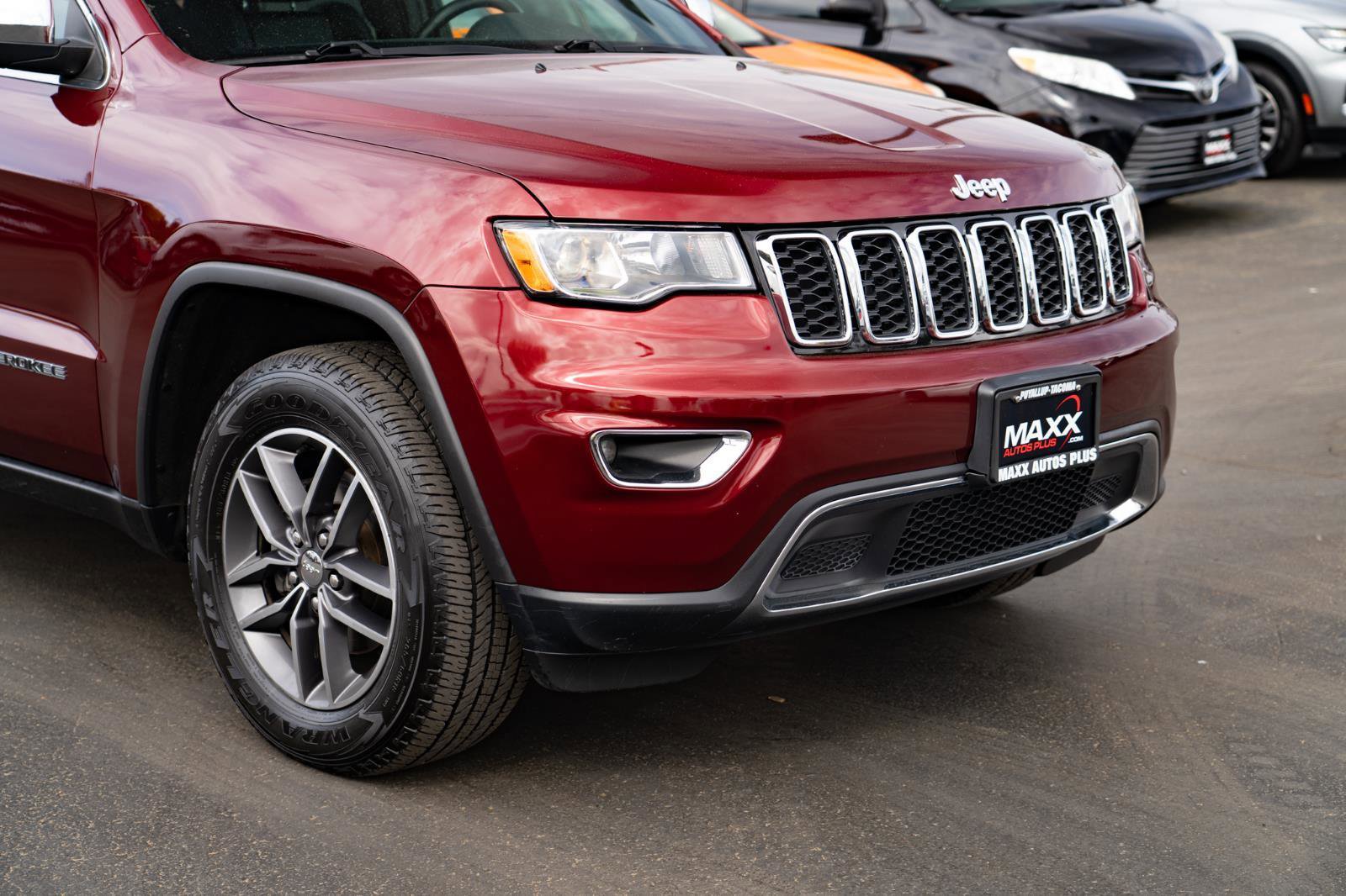Used 2018 Jeep Grand Cherokee Limited AWD/4WD image 7