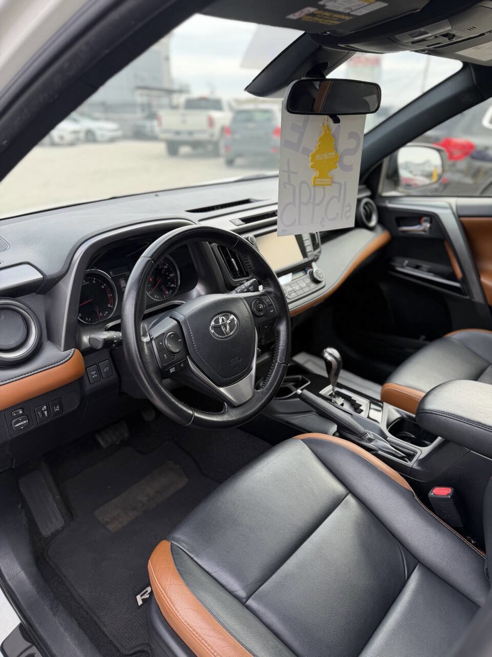 Used 2017 Toyota RAV4 SE w/ Advanced Technology Package image 13