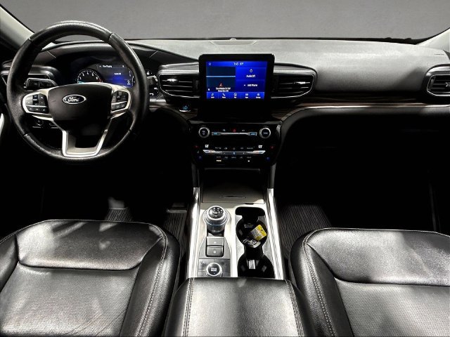 Used 2021 Ford Explorer Limited w/ Equipment Group 301A AWD/4WD image 11
