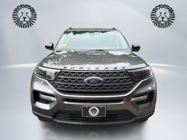 Certified 2023 Ford Explorer XLT w/ Equipment Group 202A AWD/4WD image 2