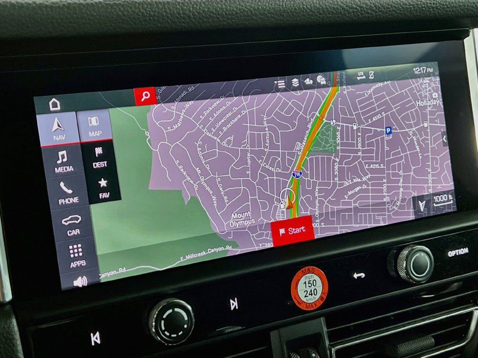 Certified 2026 Porsche Macan AWD/4WD image 16