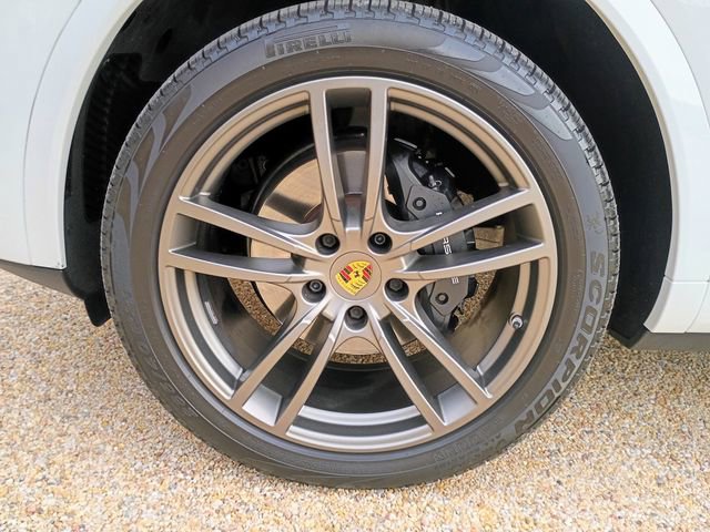 Used 2020 Porsche Cayenne image 23