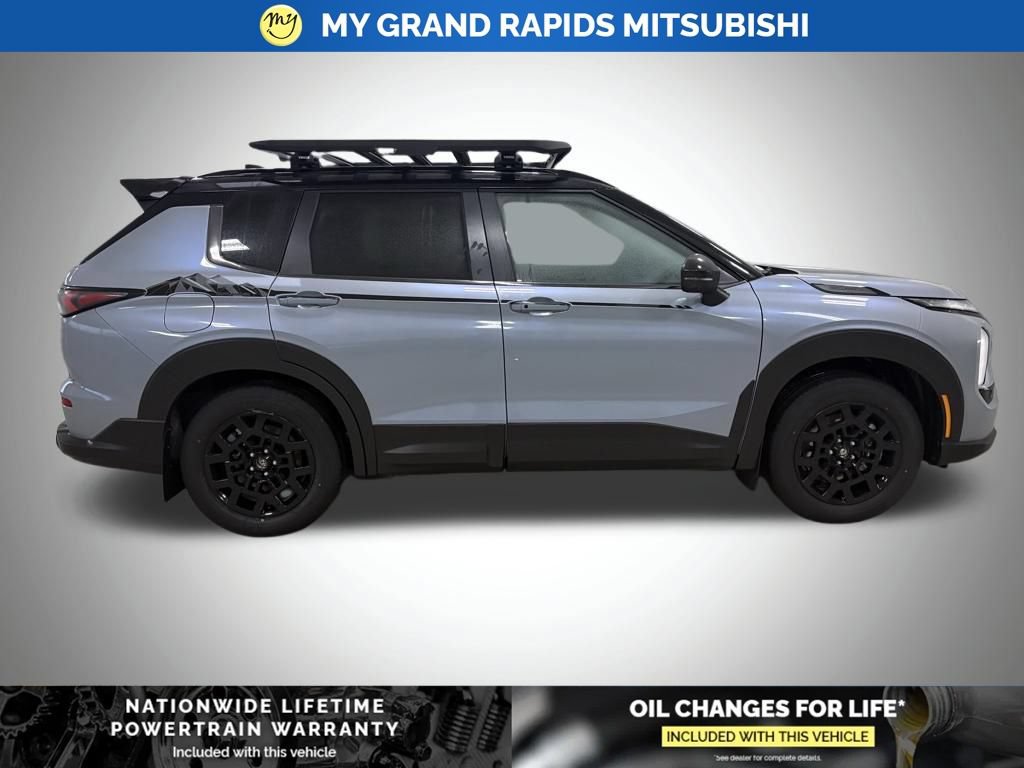 New 2026 Mitsubishi Outlander AWD image 2