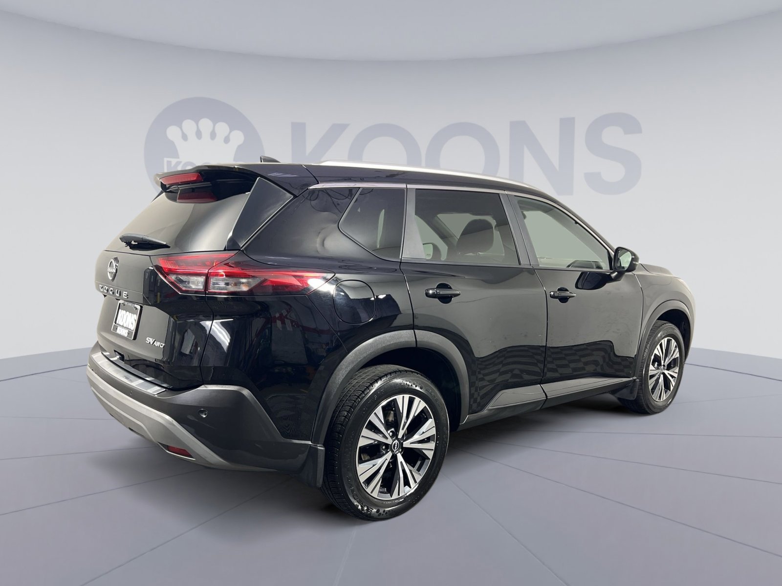 Used 2023 Nissan Rogue SV w/ SV Premium Package image 5