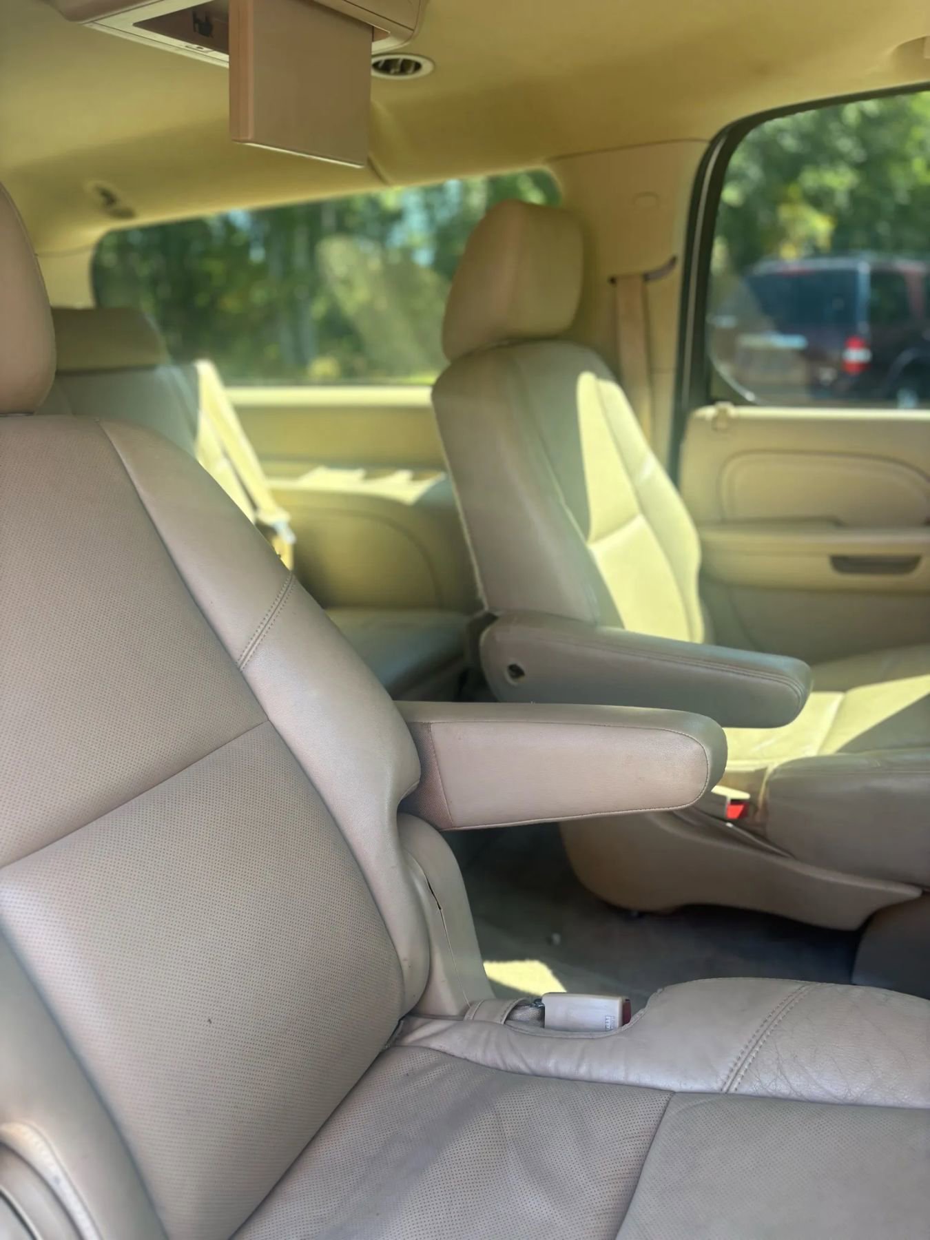 Used 2013 Cadillac Escalade ESV Premium image 14