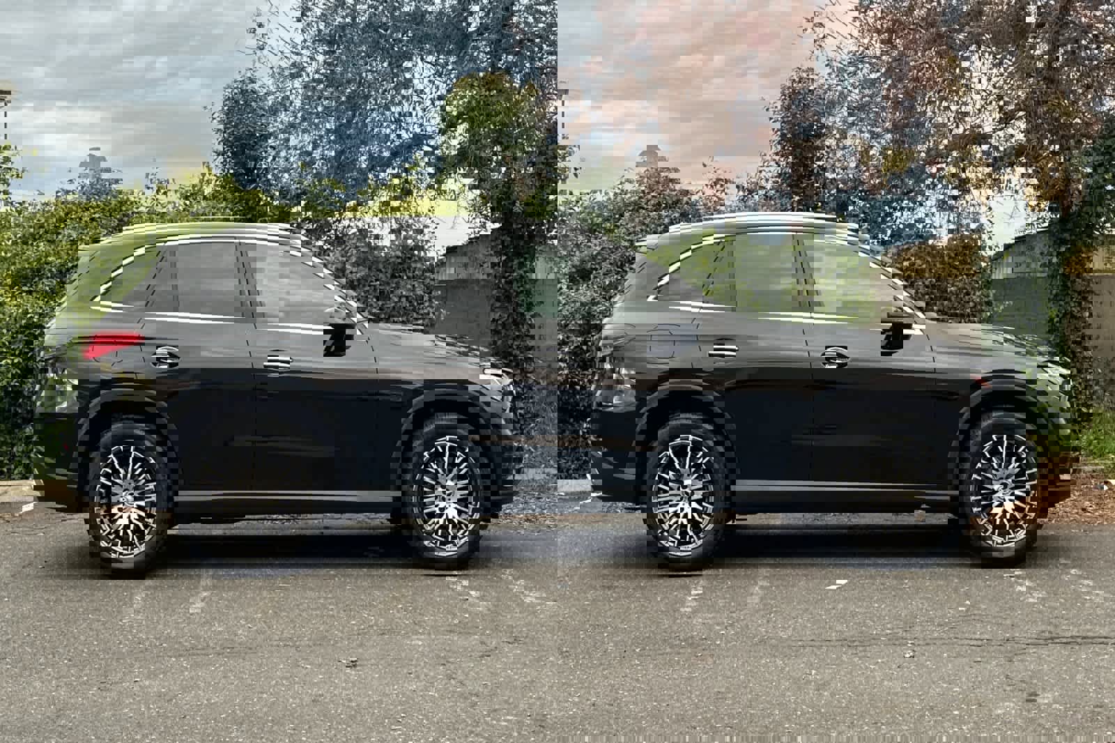 Certified 2024 Mercedes-Benz GLC 300 4MATIC image 2