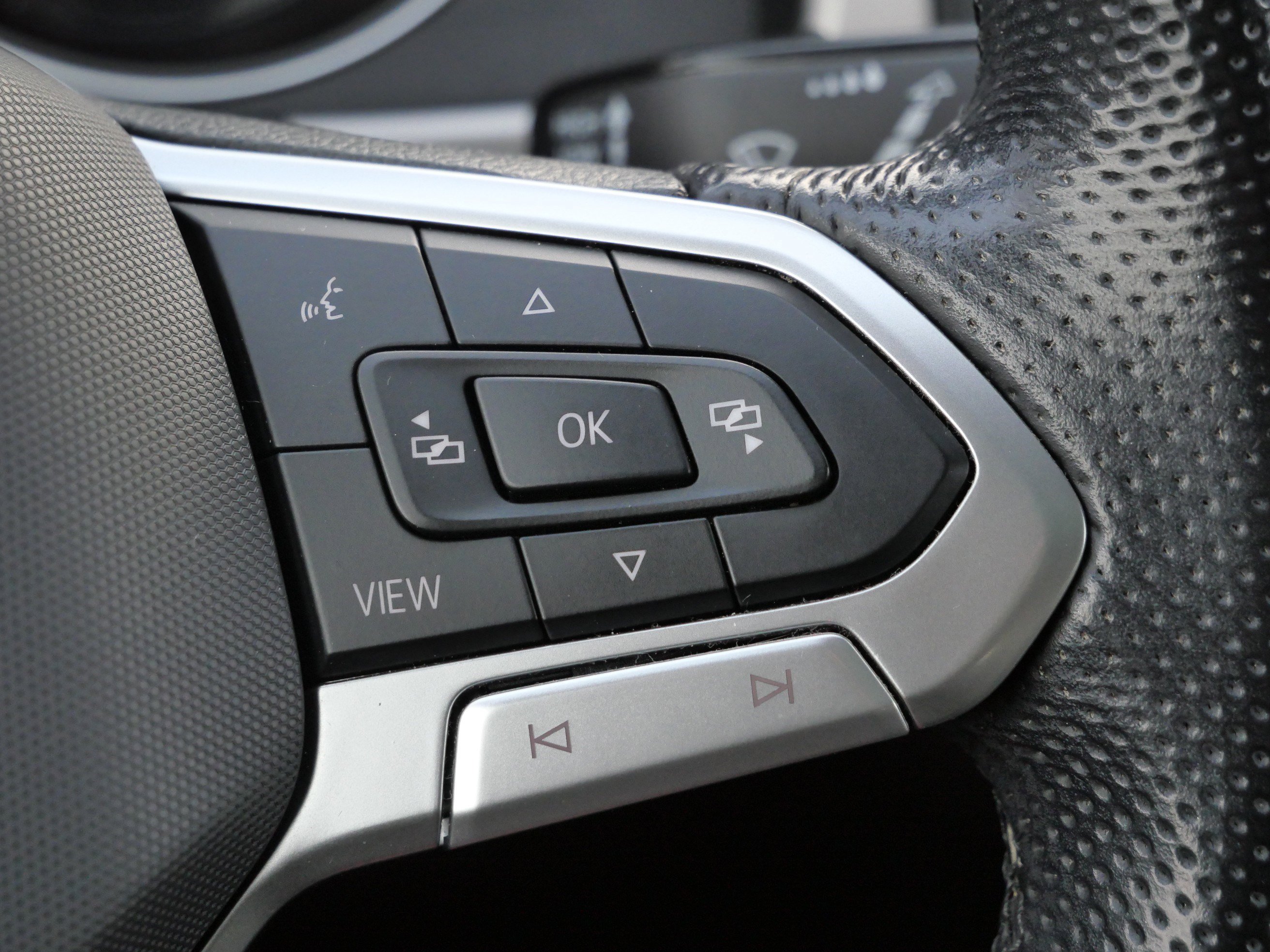 Certified 2021 Volkswagen Atlas SE image 31