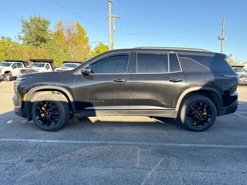 Used 2026 Chevrolet Traverse LT w/ Midnight/Sport Edition FWD image 2