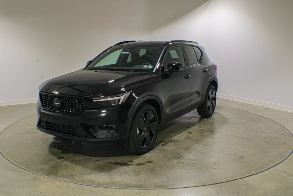 New 2026 Volvo XC40 B5 Ultra w/ Climate Package