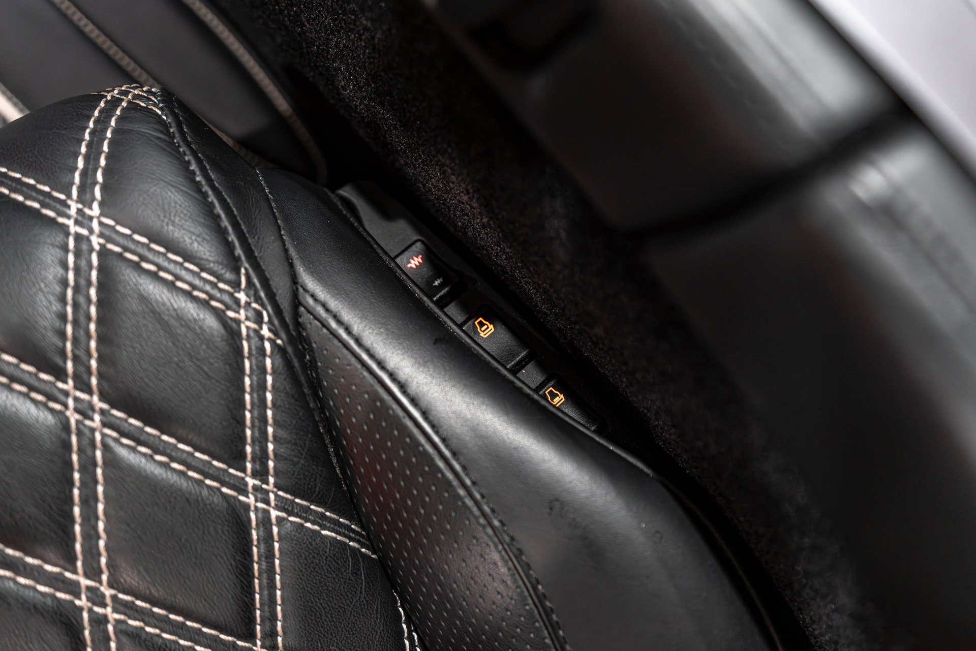 Used 2008 Aston Martin DB9 Coupe image 21