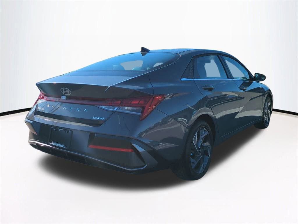 New 2026 Hyundai Elantra Limited image 5