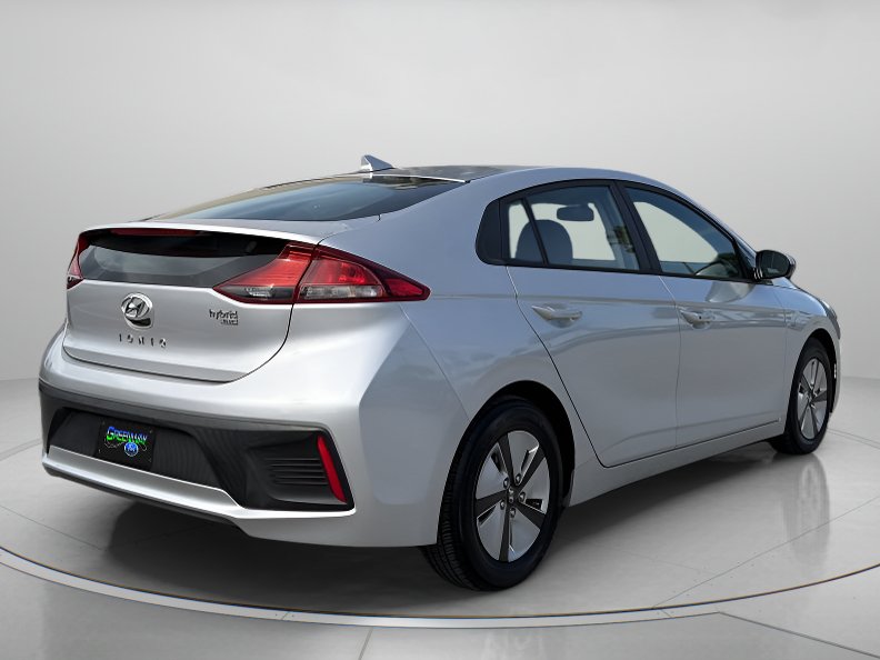 Used 2018 Hyundai Ioniq Blue FWD image 3