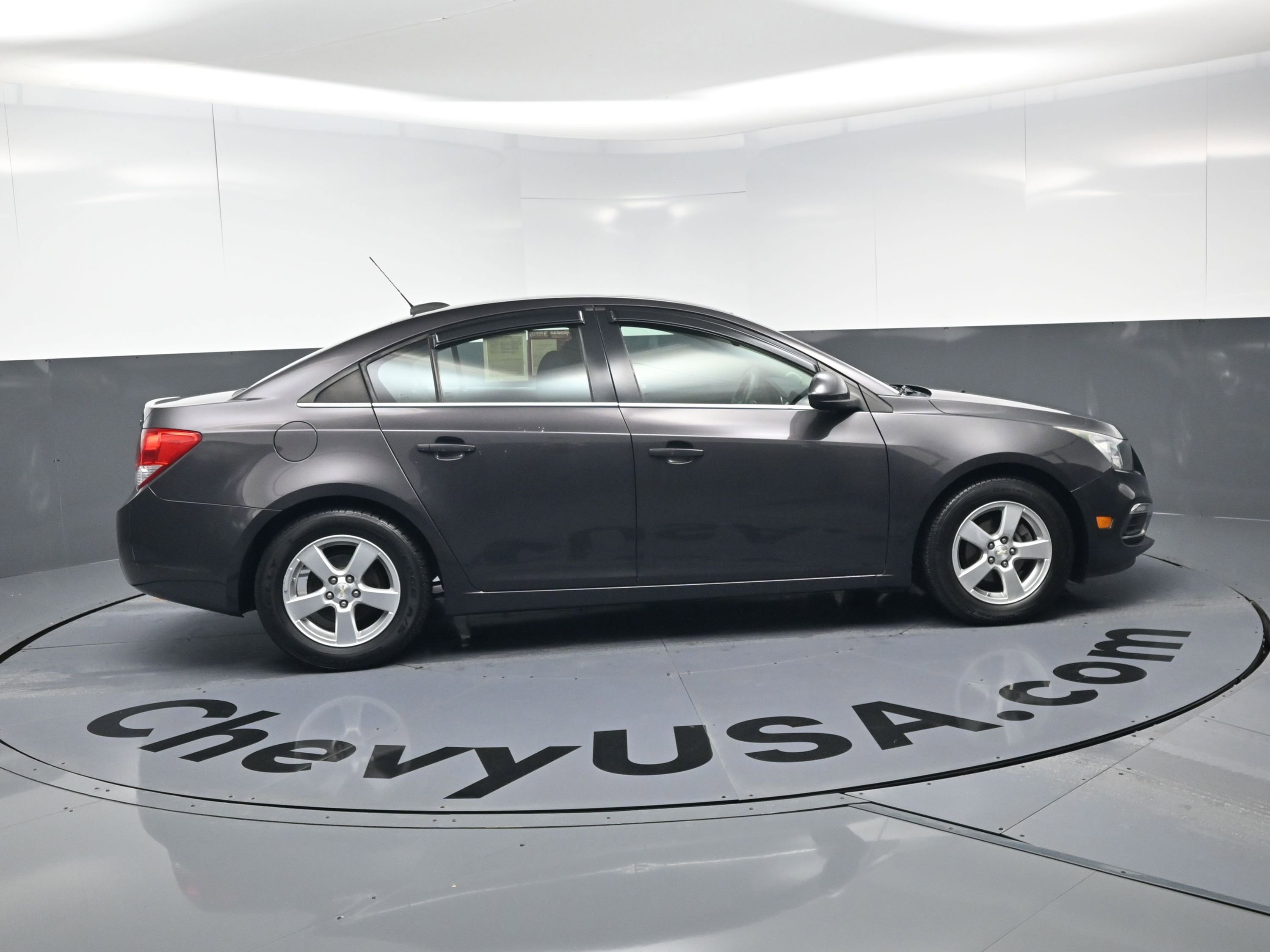 Used 2015 Chevrolet Cruze LT image 10
