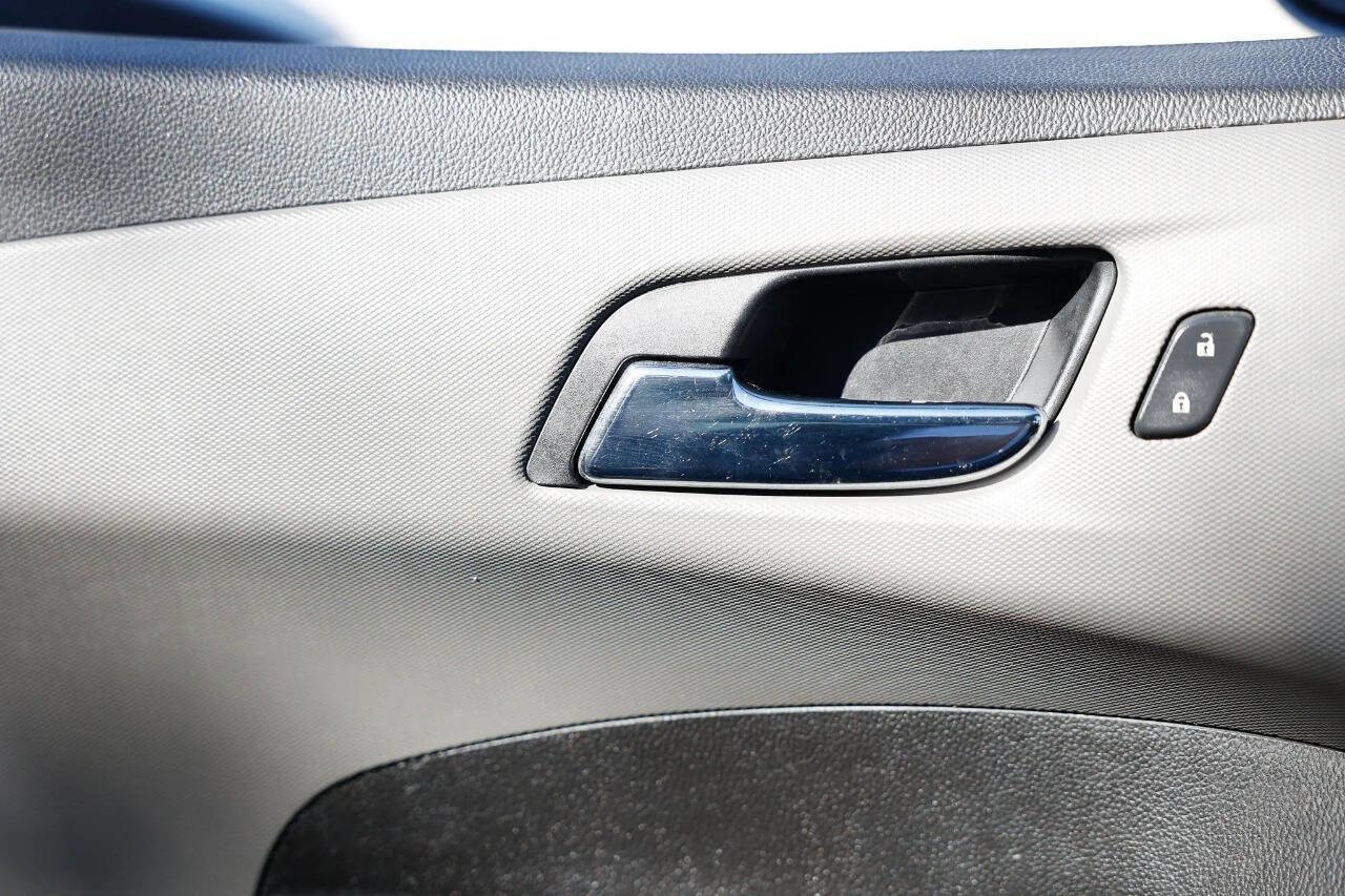 Used 2017 Chevrolet Sonic LT image 13