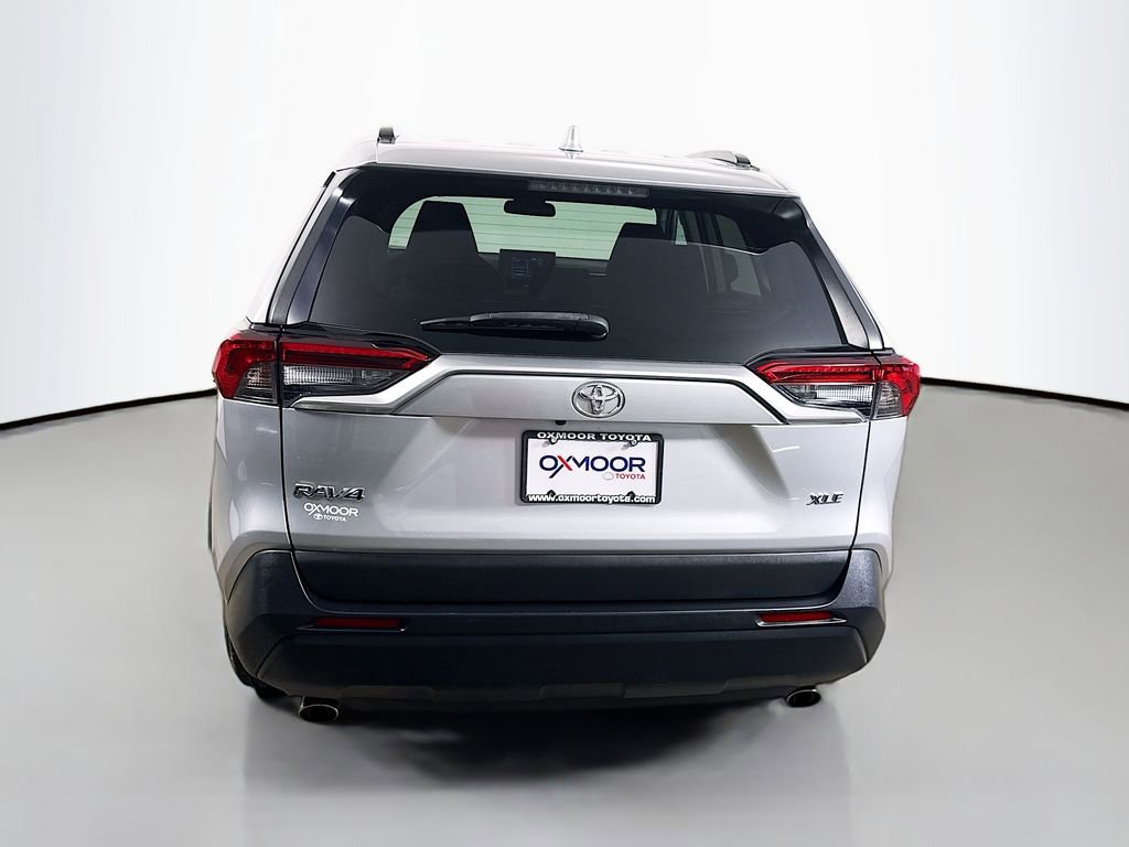 Certified 2021 Toyota RAV4 XLE w/ Convenience Package FWD image 6
