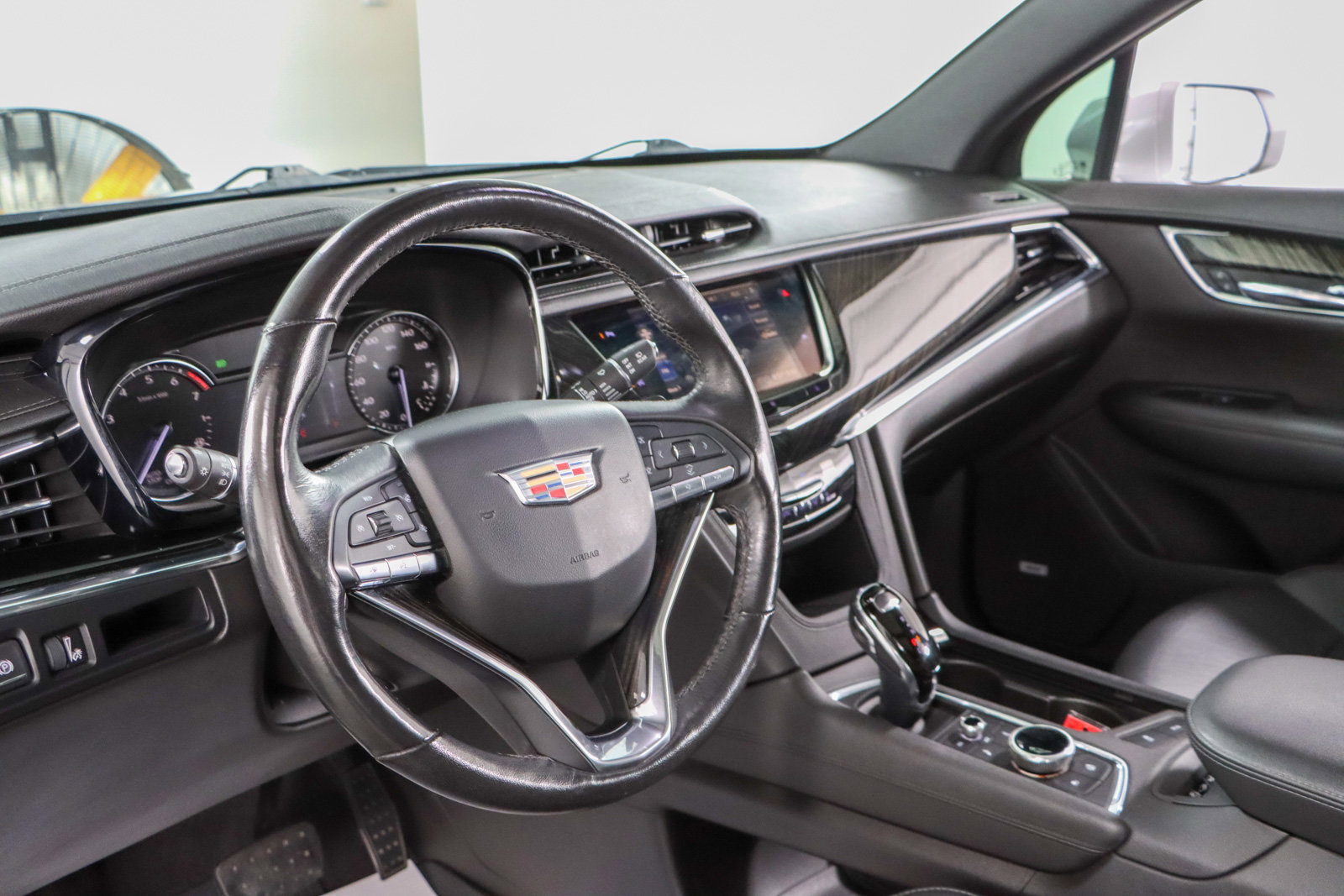 Used 2020 Cadillac XT6 Premium Luxury image 24