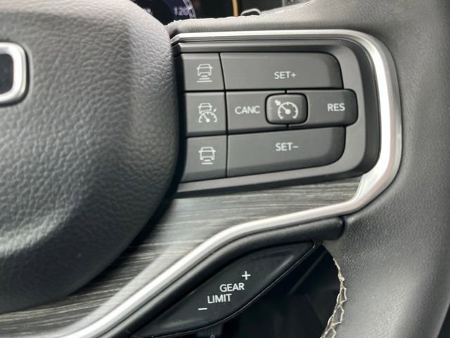 Used 2024 Jeep Wagoneer Series II AWD/4WD image 47