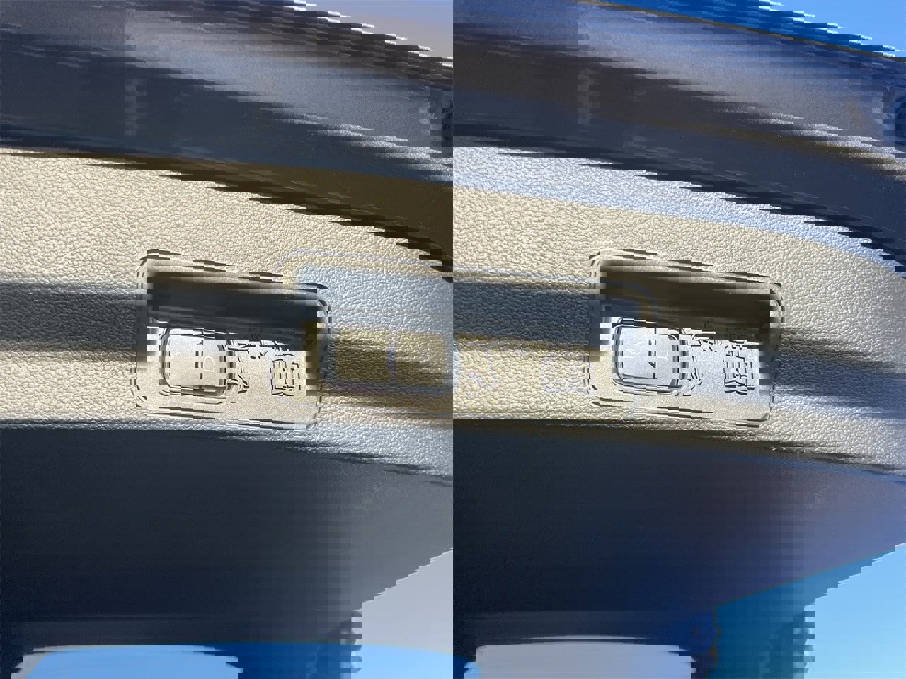 New 2026 Ford Explorer ST w/ Sun And Sound Package image 24