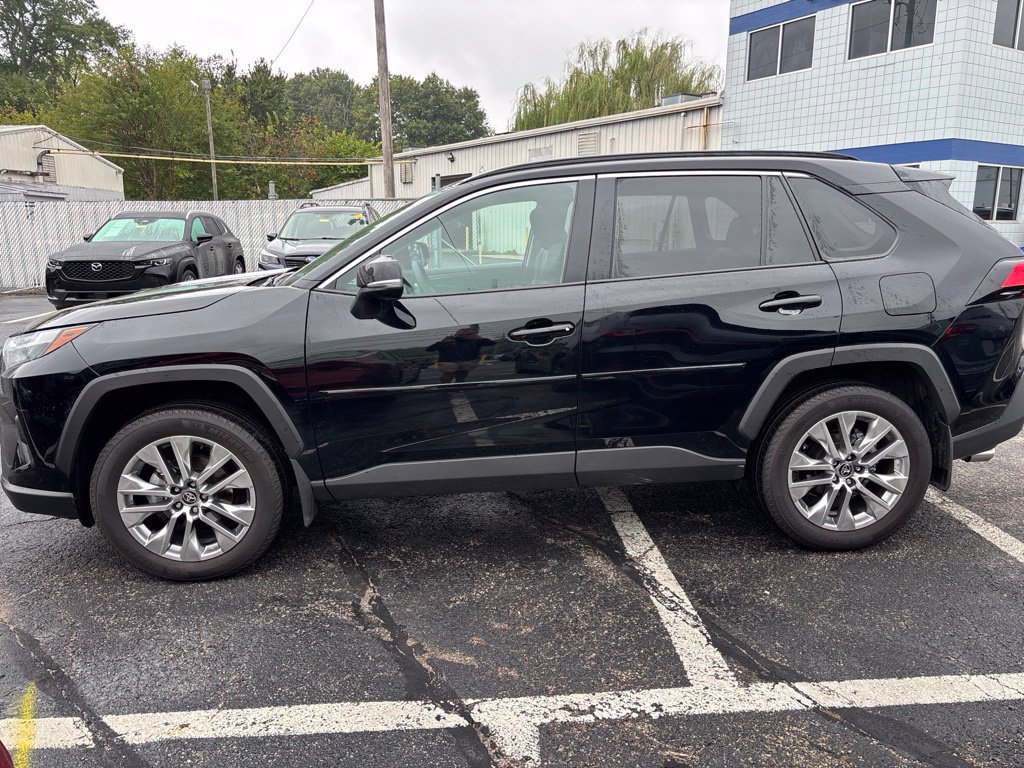 Used 2025 Toyota RAV4 XLE Premium AWD/4WD image 4