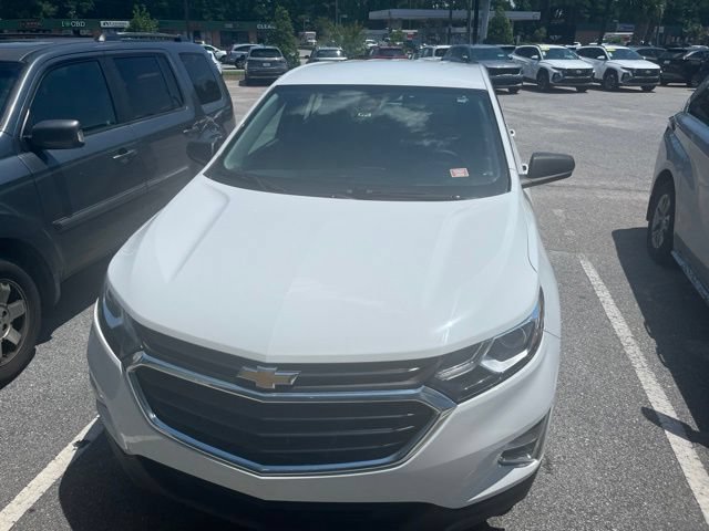 Used 2020 Chevrolet Equinox LS w/ LPO, Floor Liner Package FWD image 2