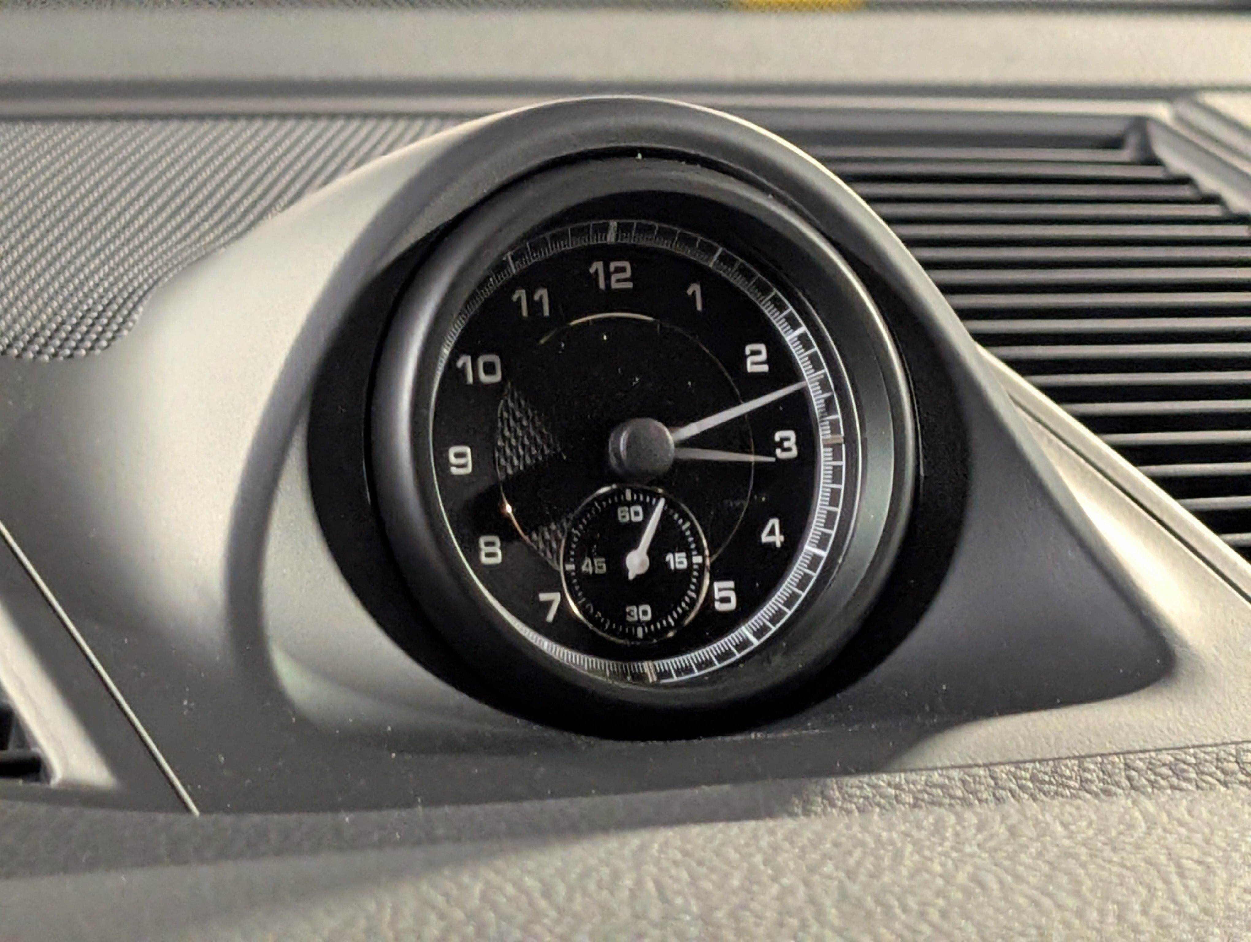 New 2026 Porsche Macan image 32