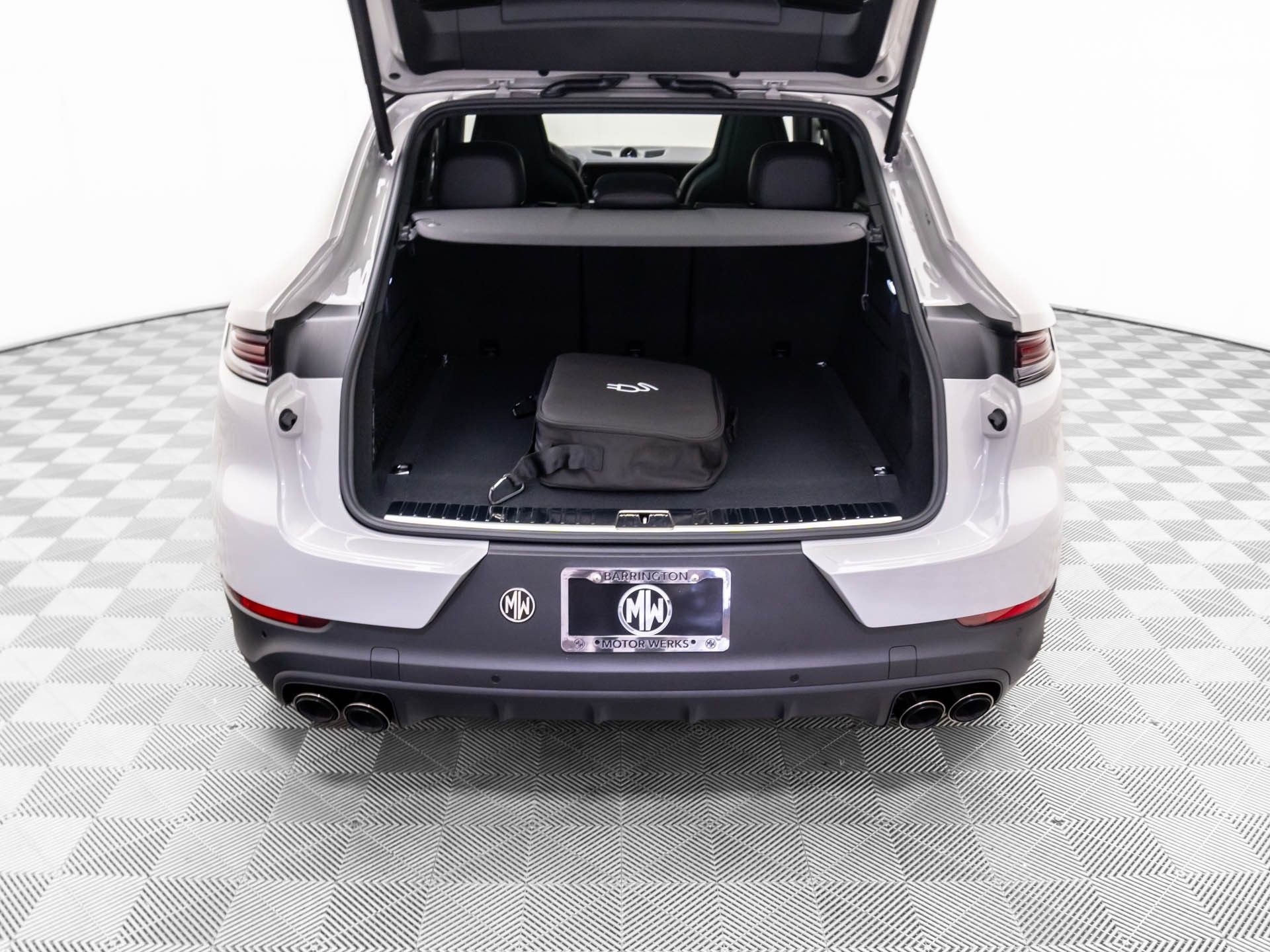 New 2026 Porsche Cayenne E-Hybrid Coupe AWD/4WD image 34