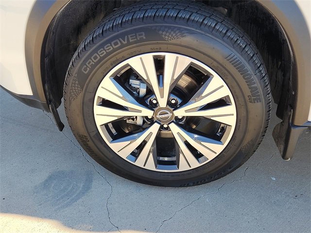 Used 2023 Nissan Rogue SV image 7