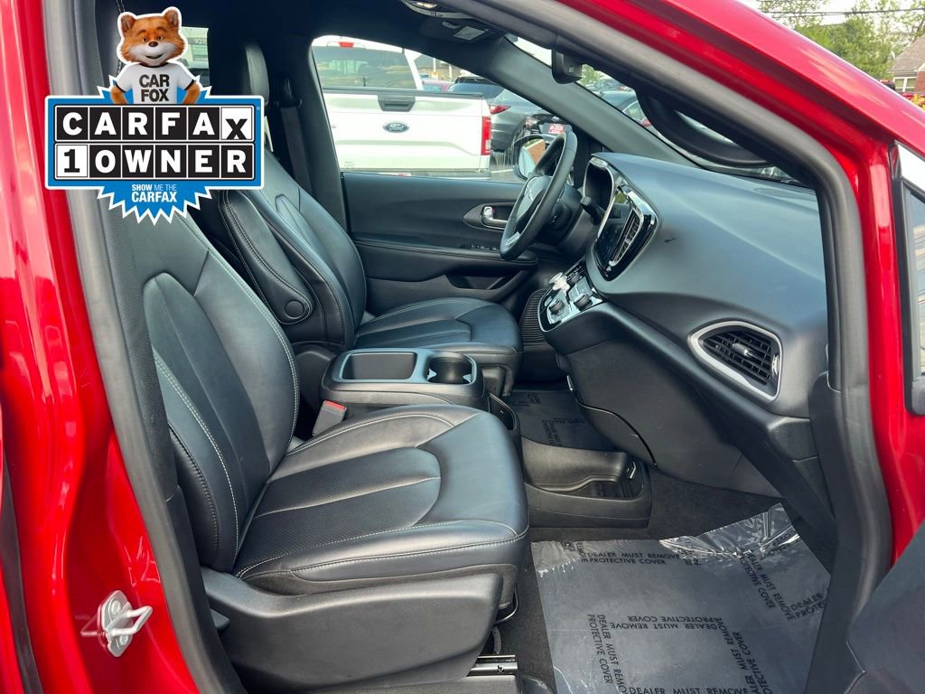 Used 2025 Chrysler Pacifica Select FWD image 24
