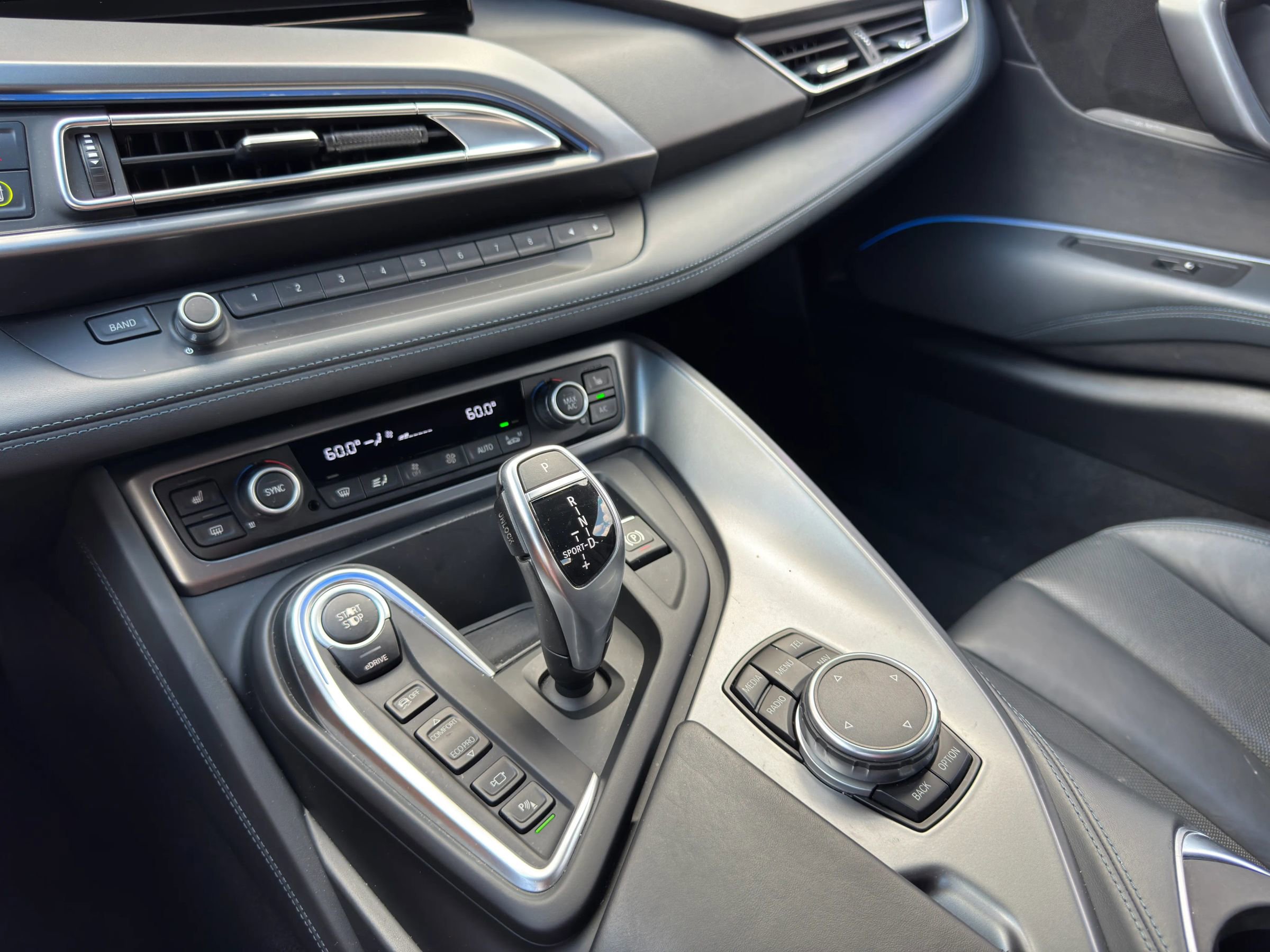 Used 2015 BMW i8 image 20