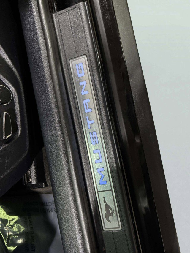 Used 2016 Ford Mustang Premium image 22