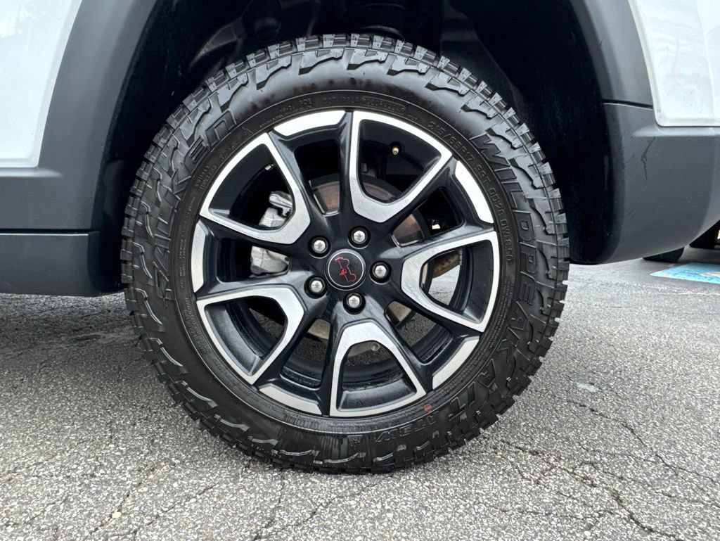 Used 2025 Jeep Compass Trailhawk AWD/4WD image 50