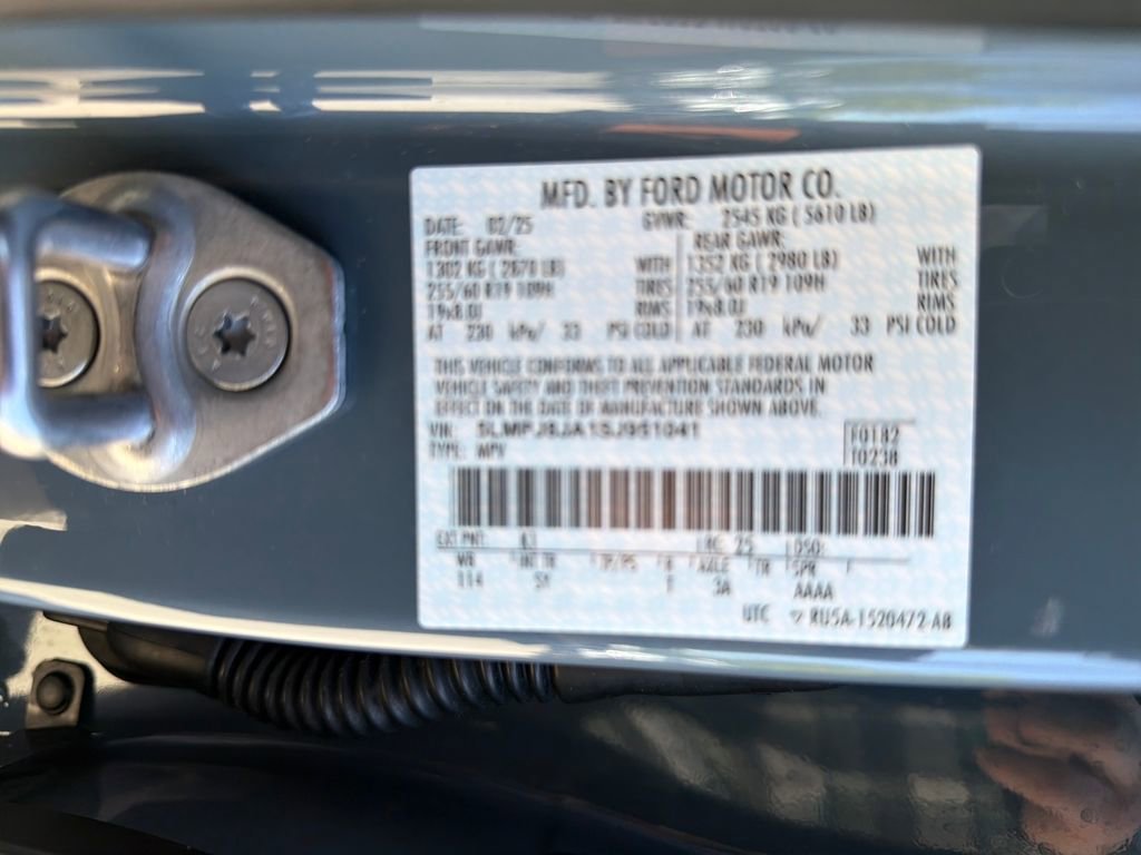 Used 2025 Lincoln Nautilus Premier image 33