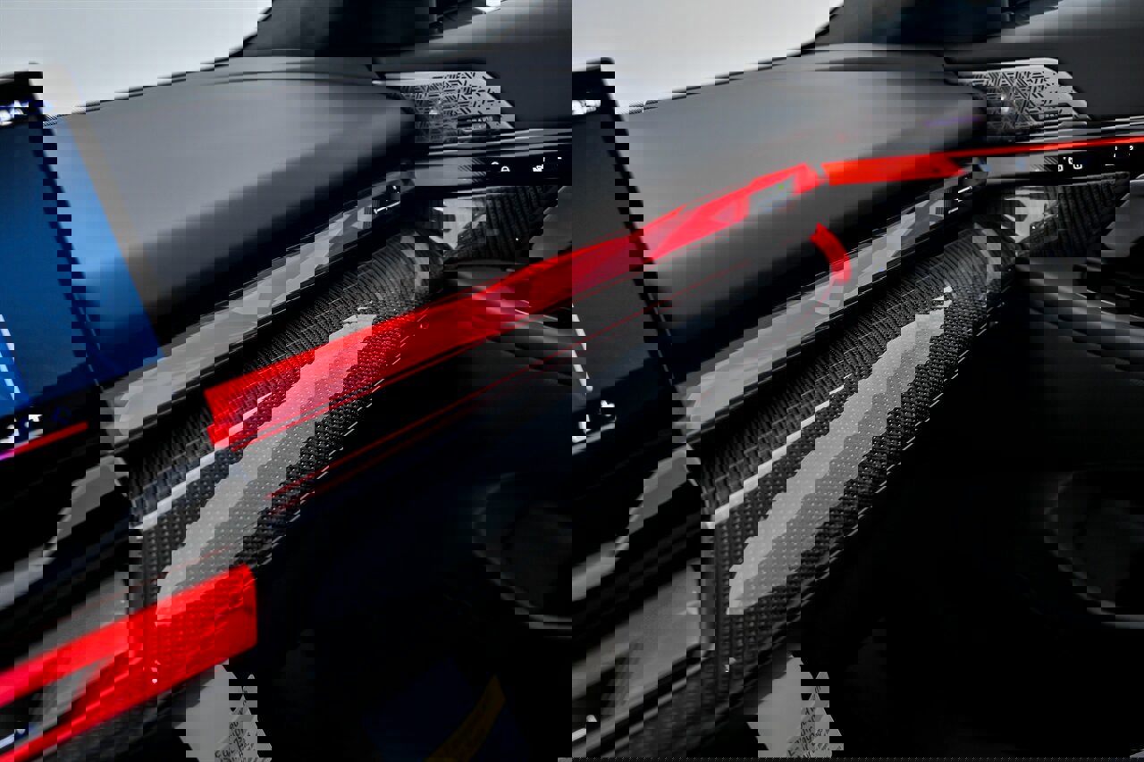 Used 2026 BMW M5 Touring w/ Executive Package image 36