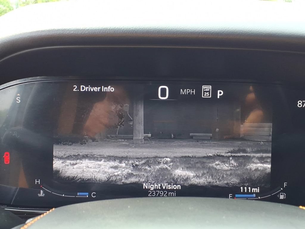 Used 2025 Jeep Grand Wagoneer Series III w/ Rear Seat Video Group 1 AWD/4WD image 6
