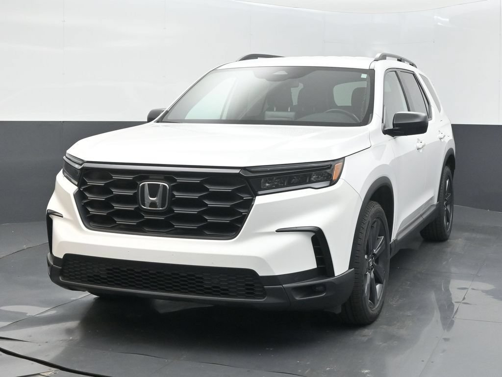 Certified 2023 Honda Pilot Sport image 2