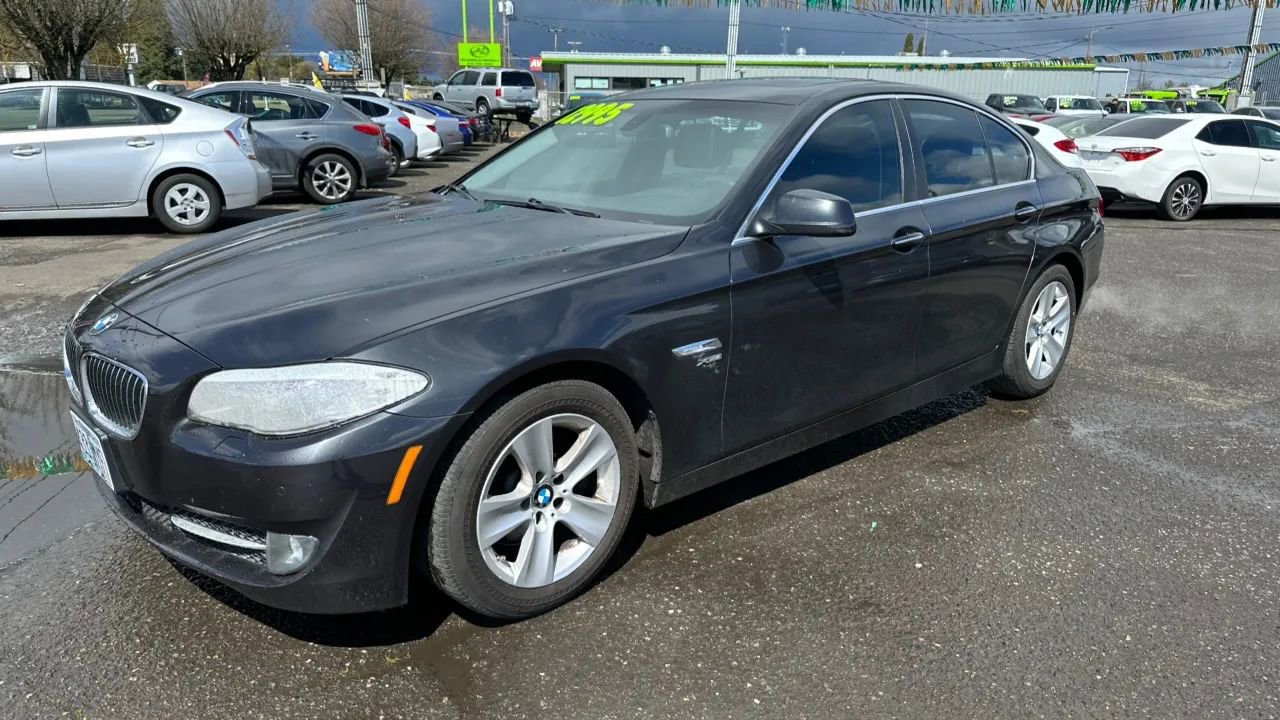 Used 2012 BMW 528i xDrive Sedan AWD/4WD image 6