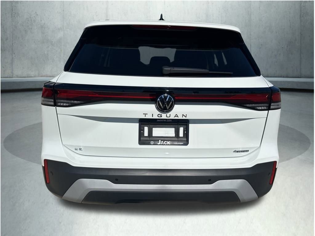 New 2025 Volkswagen Tiguan SE image 4