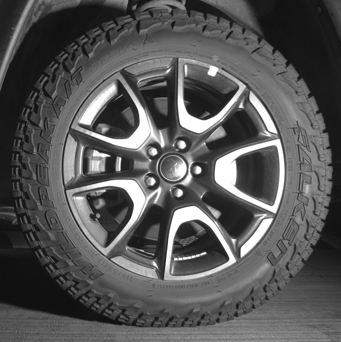 Used 2025 Jeep Compass Trailhawk image 12