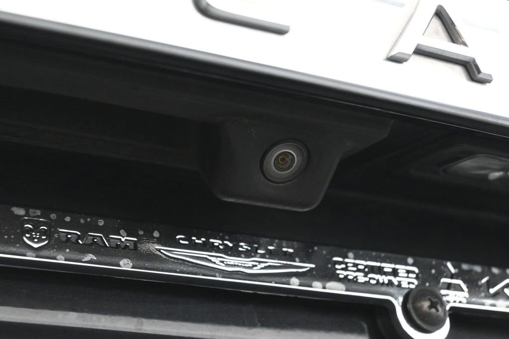 Used 2021 Volkswagen Atlas SE w/ Panoramic Sunroof Package FWD image 35