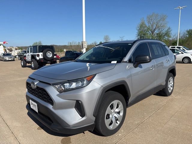 Used 2019 Toyota RAV4 LE image 7