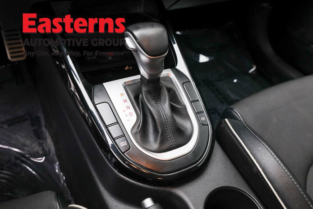 Used 2023 Kia Forte GT-Line image 13